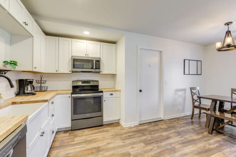 Kitchen | Main Level | Cooking Basics | Spices | Blender | Tea Kettle