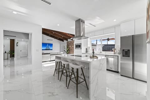 Elevate Your Cooking Experience: Rent This House with a Gorgeous Kitchen