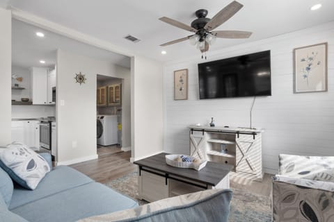 All the TV's are smart or Roku TV's