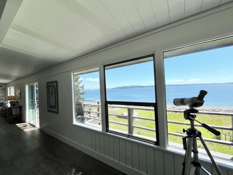 spotting scope in the TV / Living Room comes in handy 