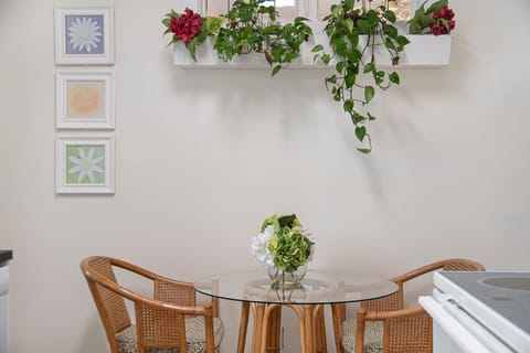 Fully stocked kitchen with all the essentials—coffee maker, cookware, blender, and more—perfect for cooking and dining together!