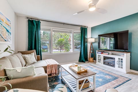 Sarasota Vacation Rental | 3BR | 1BA | 1,188 Sq Ft | 3 Steps to Enter