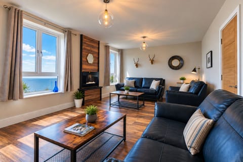 Living Room / Lounge