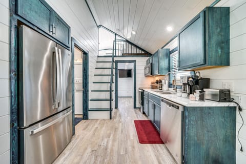 Kitchen | Cooking Basics | Combo Keurig & Drip Coffee Maker | Main Level