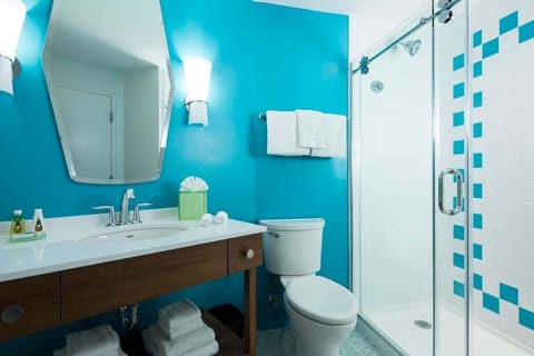 Volcano Bay View Bathroom