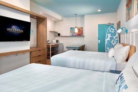 2 Bedroom Suite Queen Bedroom