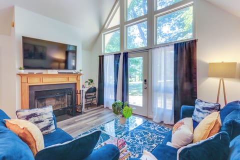 Hedgesville Vacation Rental | 3BR | 2BA | 1,008 Sq Ft | 3 Steps Required