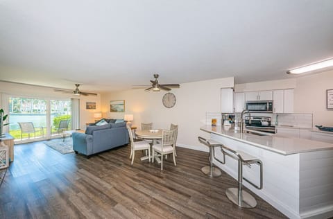 7-web-or-mls-Foyer-3