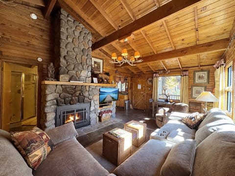 Living room Barrick Cabin
