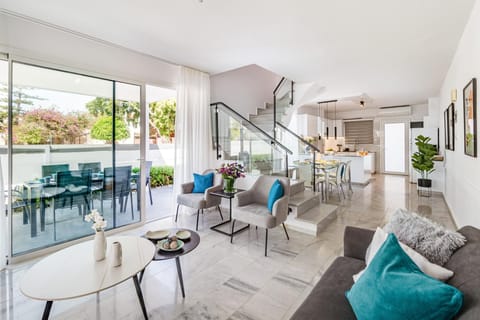 Luxurious ONE Maisonette by Ezoria Villas (13150)