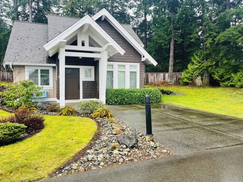 Qualicum Family Cottage