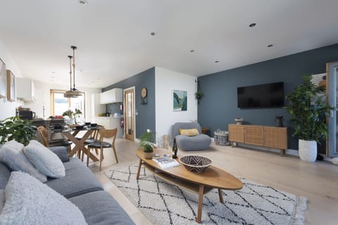 Open planned living room, diner, kitchen - 66 Pentire