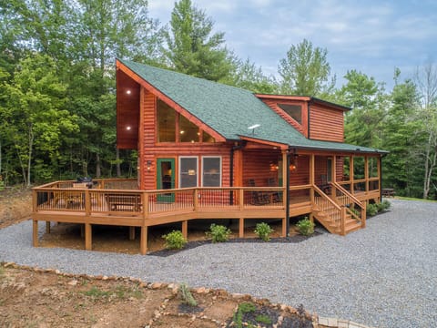 Welcome to The Eagle's Glen Cabin!