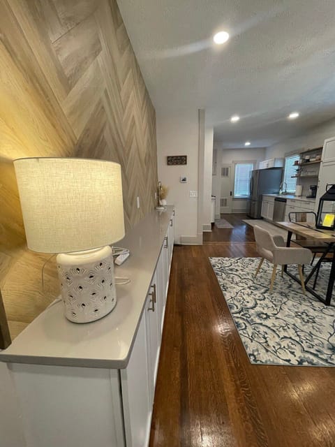 Navigate your day from this welcoming base. All you need is here.