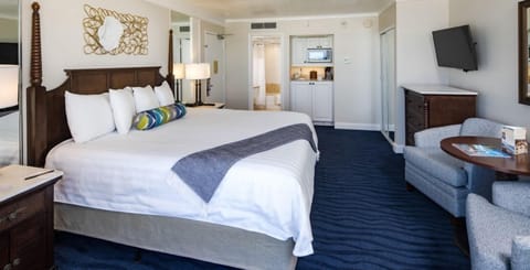 Unit with 1 King size bed. Exact unit will be assigned upon arrival. Views, colors and decor may vary.