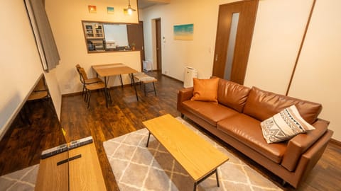 Spacious living room