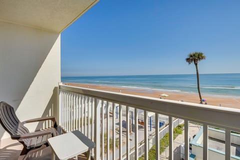 Daytona Beach Vacation Rental | Studio | 1BA | 600 Sq Ft | Step-Free Access