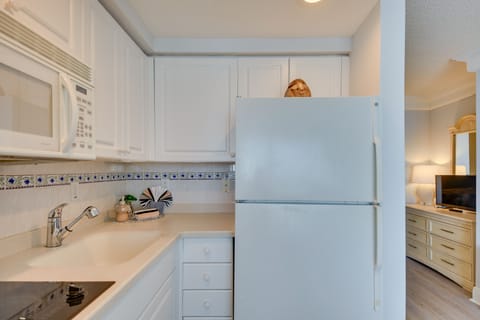 Kitchenette | 2-Burner Stove | Drip Coffee Maker