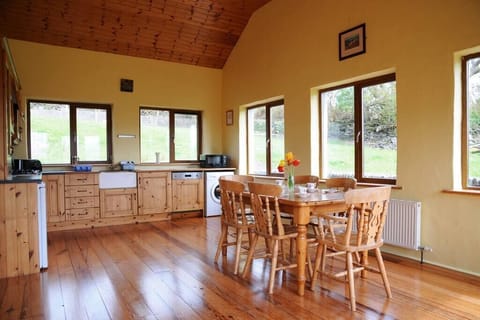 e2ccf331-8b04-4336-a10f-e6fbf96657b7