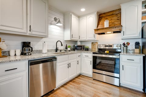 Kitchen | Refrigerator