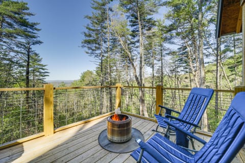 Brevard Vacation Rental | 1BR + Loft | 1BA | 3 Steps to Enter | 1,000 Sq Ft