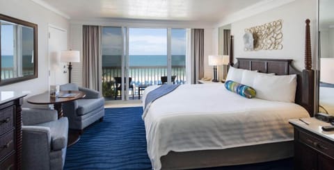 Unit with 1 King size bed. Exact unit will be assigned upon arrival. Views, colors and decor may vary.