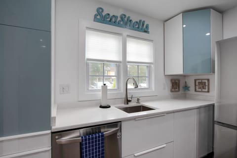 Spacious sink for preparation of meals.