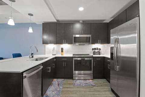 Modern open-concept Kitchen 
