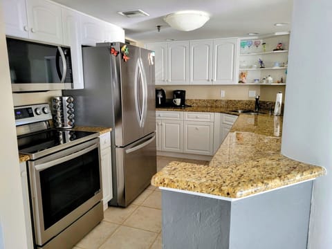 KITCHEN - NEW APPLIANCES