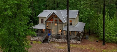 Paint Horse Palace is in the Eagle Mtn Trl area. 3 mins from Mountain Fork Brewery, and Okie Girls. 