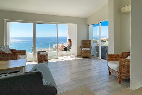Living room of the Colina Mar with sea view