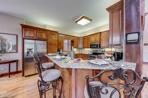 Kitchen bar with solid surface counters