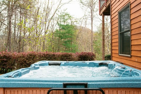 Luxurious hot tub for your relaxation