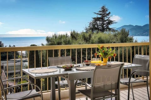 Large terrace with pannoramic views