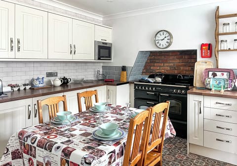 Kitchen/diner | Kent House, Carmarthen