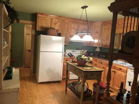 Full sized Kitchen