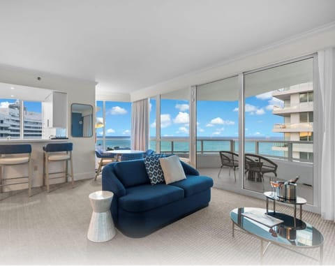 "Great room, very clean with great views. Carlos was very responsive and came through with a short notice.  Will definitely be back" -Kyriako D.