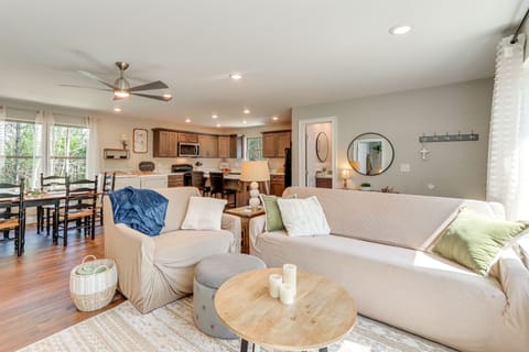 Living Room | Single-Story Unit | 2nd-Floor Unit