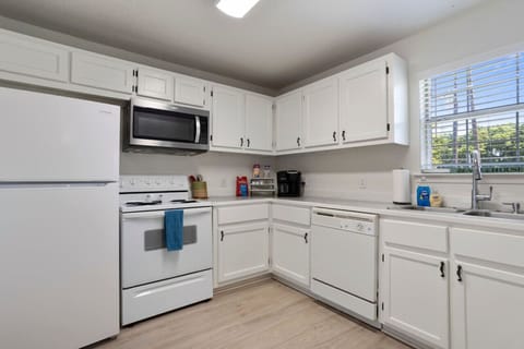 Microwave, dishwasher & keurig