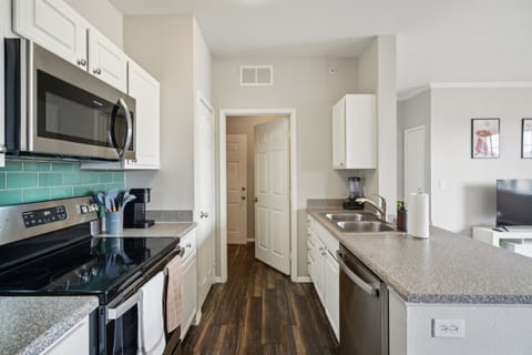 2048x1365 2436 Raywood View apt 223 Colorado Springs CO 80920 USA MonApr2220241713772249643