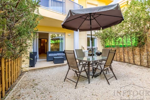 BBQ facilities,Garden,Balcony/Terrace