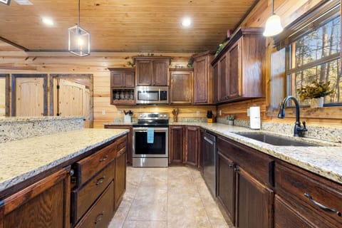 KITCHEN | View of the forest