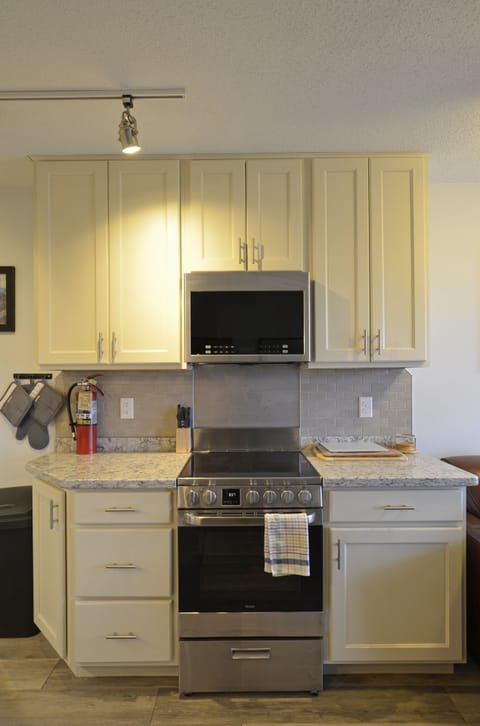 Oven, stovetop, and microwave, all ready for you.