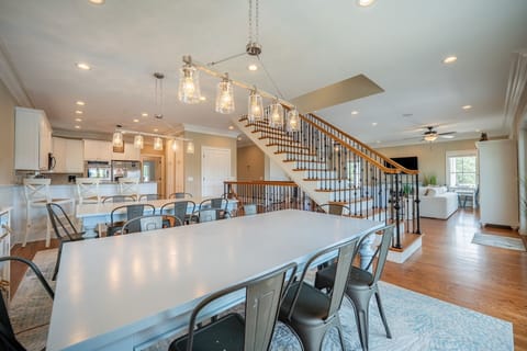 Dining Tables | 3407 Palm Blvd, Isle of Palms, SC | IOP Escapes