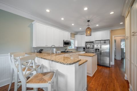 Kitchen | 3407 Palm Blvd, Isle of Palms, SC | IOP Escapes