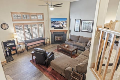Vacation Rentals in Park City at Bear Hollow Village 5477 L: Living room with cozy fireplace