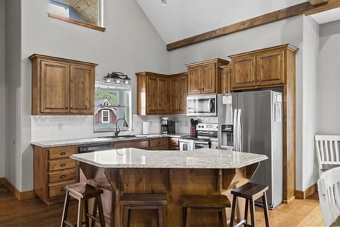 Utilize the fully equipped kitchen for family meals!