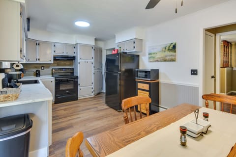 Dining Area | Dishware & Flatware Provided | 1st Floor