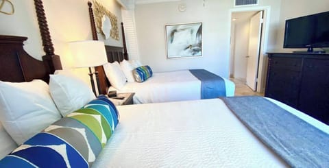 Unit with 2 Double size beds. Exact unit will be assigned upon arrival. Views, colors and decor may vary.