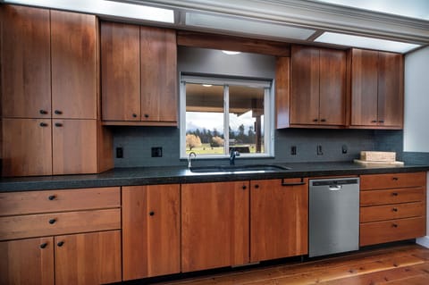 Large kitchen to cook after a long day out